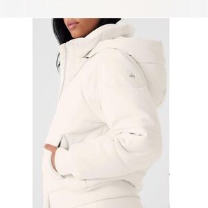 Alo Yoga Faux Leather Boss Puffer - Ivory - S